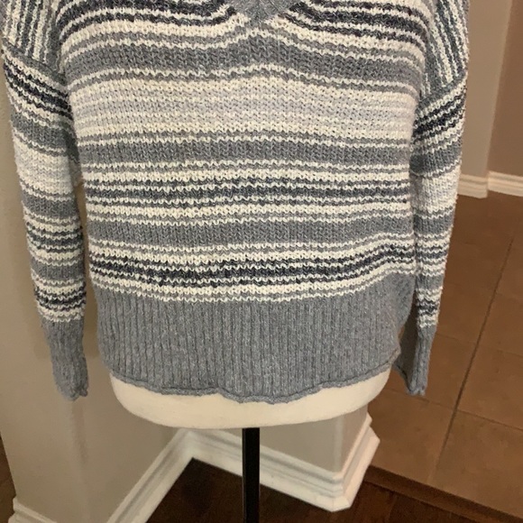 American Eagle Outfitters gray, white, black striped cropped knit sweater - Picture 6 of 17
